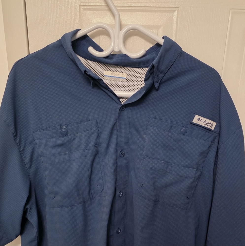 Columbia Men's Deep Blue Shirt